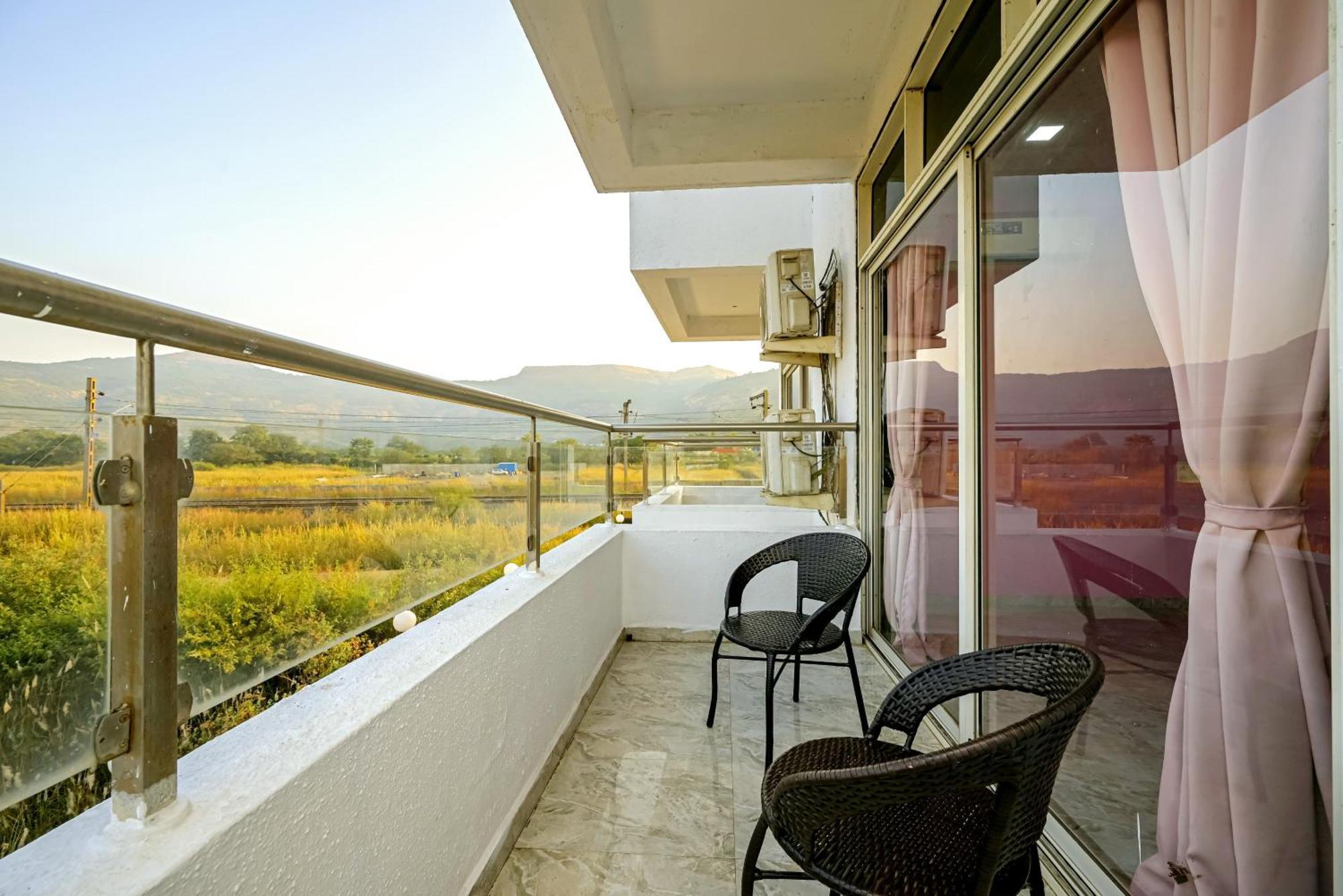Ll Empyrean Stays II 6Bhk Big Daddy Villa II Private Pool II Ac II View Ll Lonavala Kültér fotó